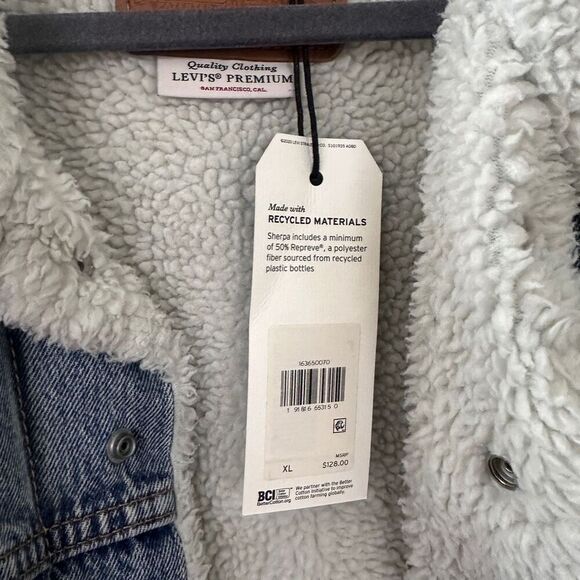 Levi’s Denim Jacket. New with tags. Size XL. - Picture 4 of 9